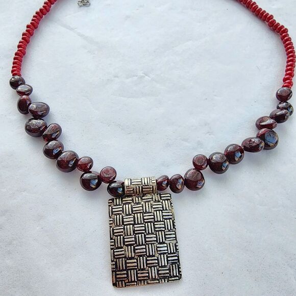 Vintage Genuine Garnet Stone Beaded Choker Necklace Pendant With Motif 16" Red - Picture 3 of 10